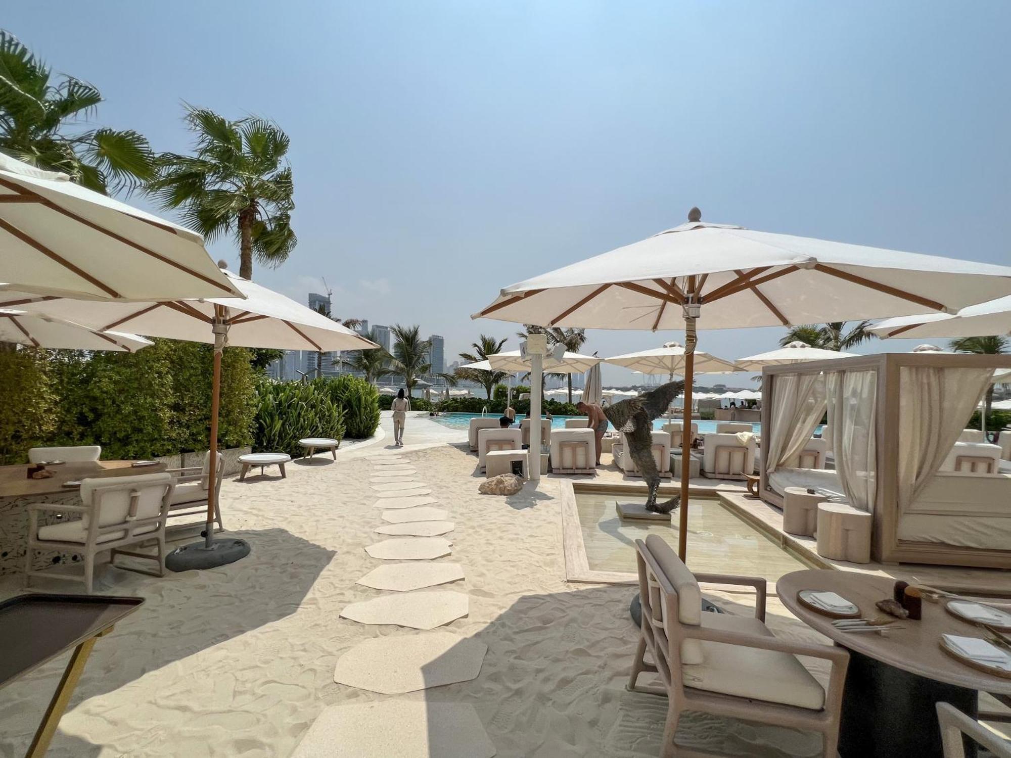 Signature 1 Bed At Seven Palm With Infinity Pool Dubai