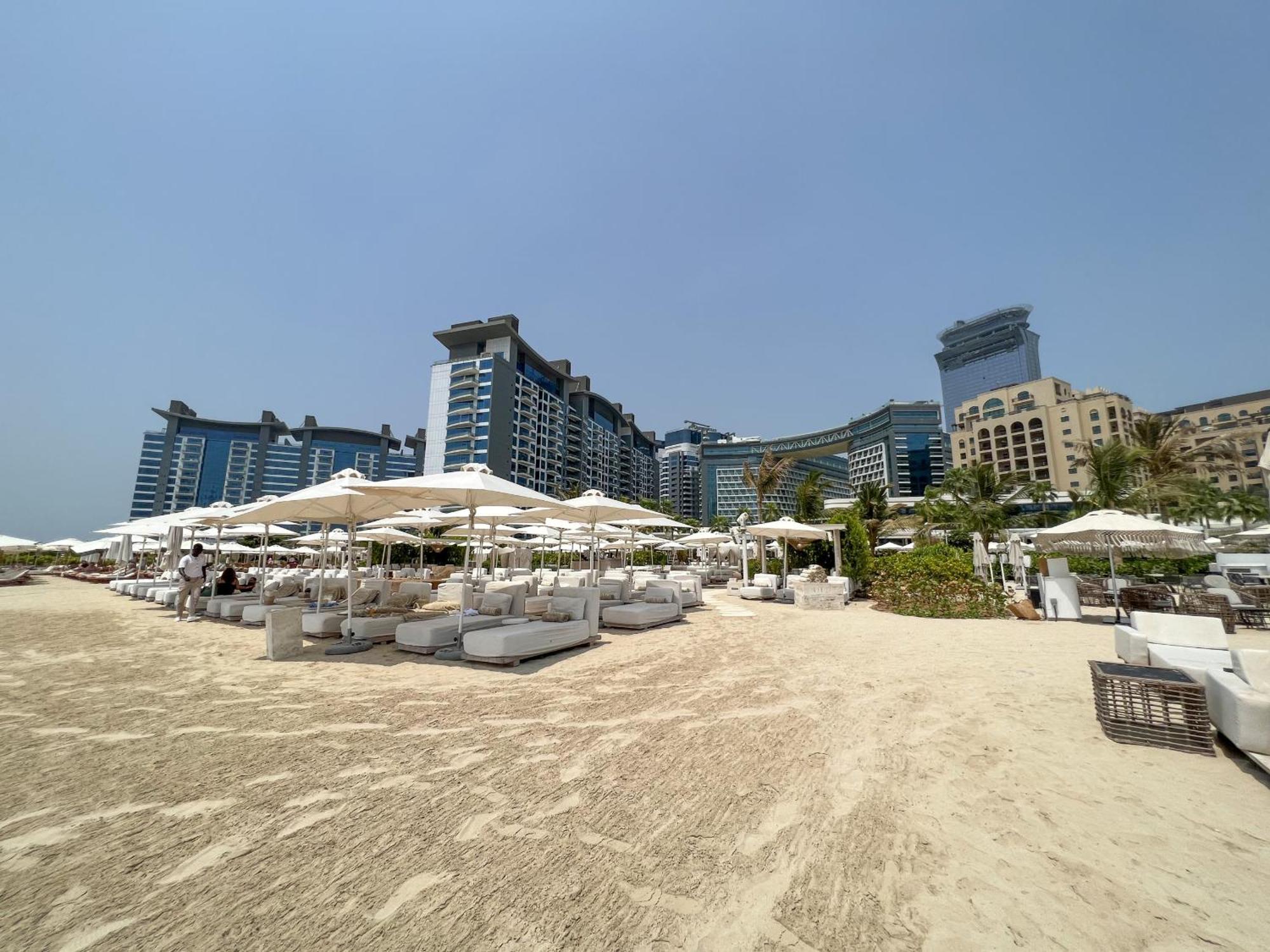 Signature 1 Bed At Seven Palm With Infinity Pool Dubai