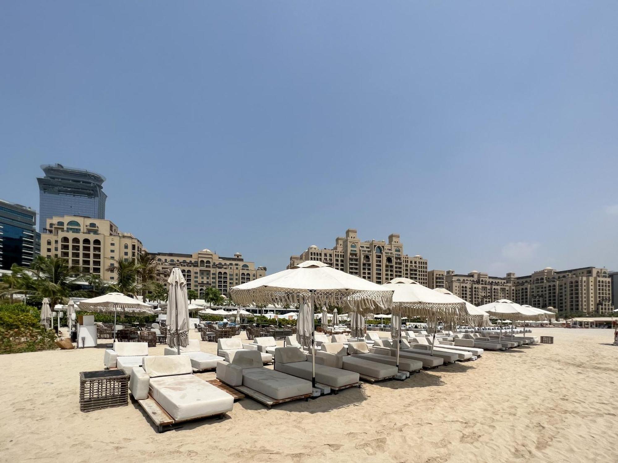 Apartment Signature 1 Bed At Seven Palm With Infinity Pool Dubai