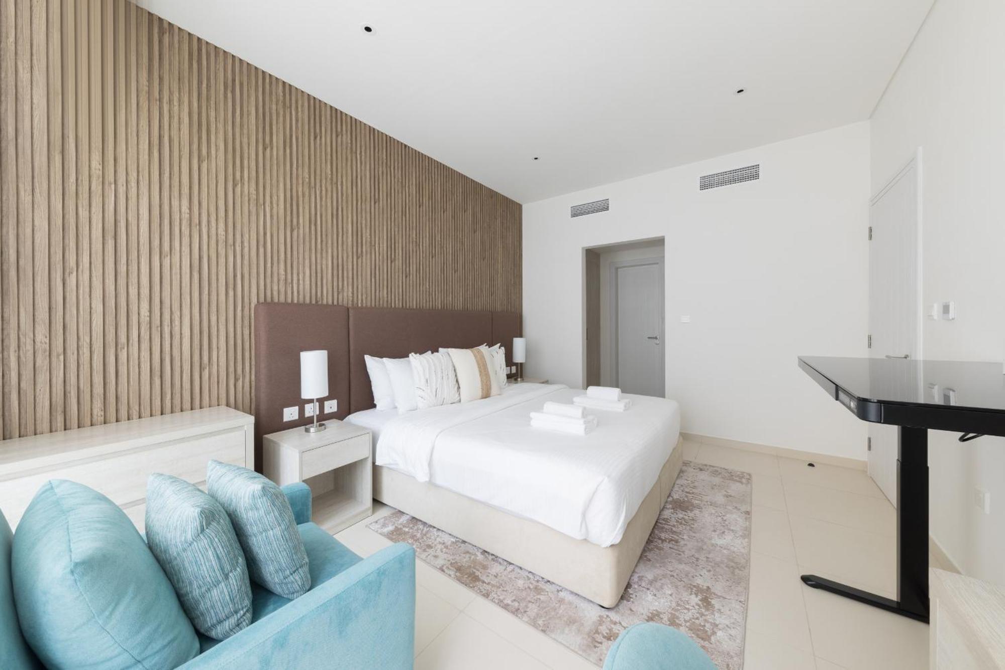 Signature 1 Bed At Seven Palm With Infinity Pool Dubai